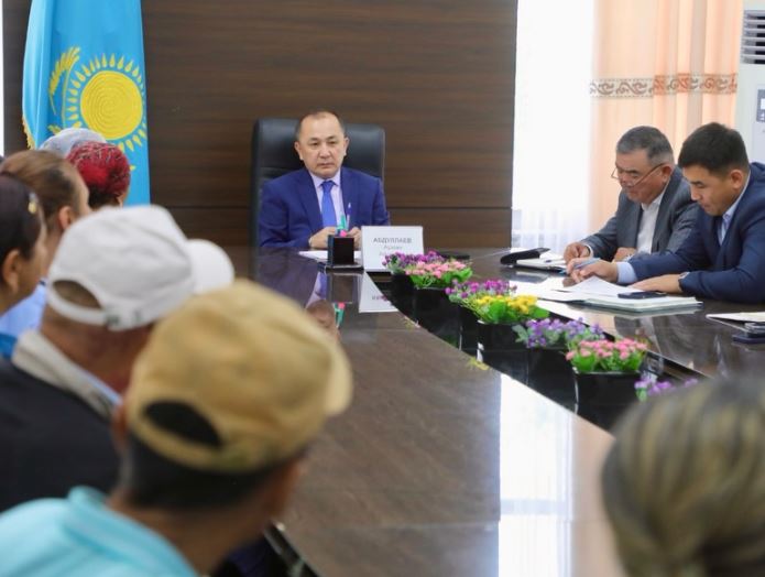 ТҮРКІСТАН: Сарыағаш ауданының әкімі тұрғындарды жеке мәселелері бойынша қабылдады